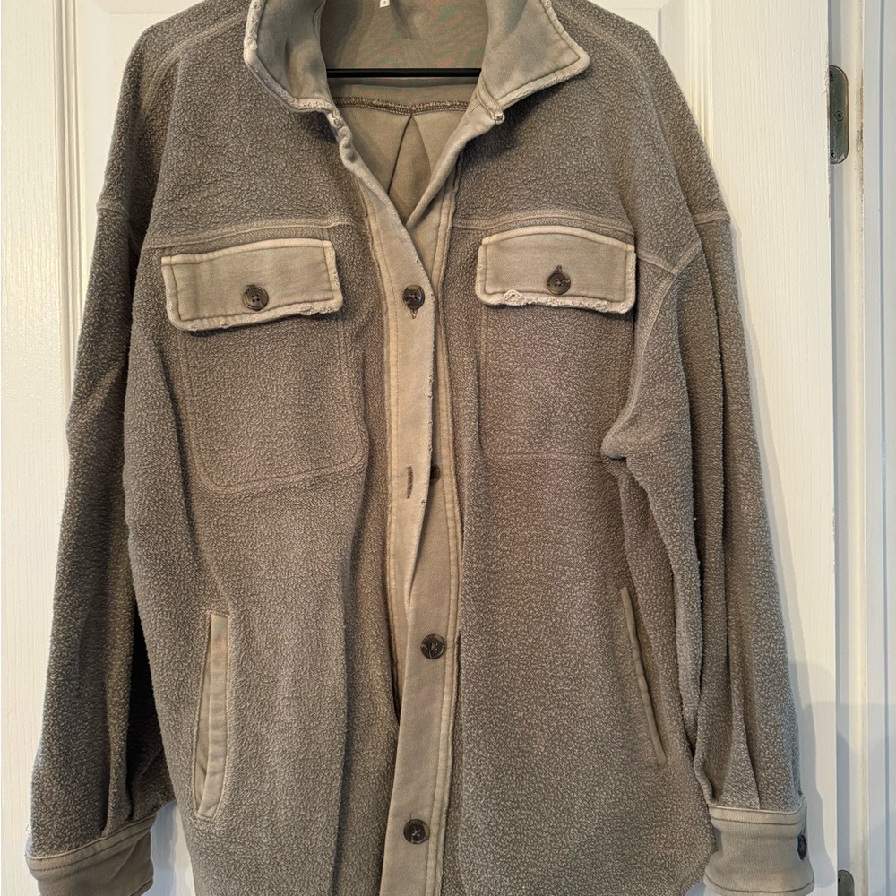 FREE PEOPLE Ruby Long Sleeve Button Front Jacket. Slightly worn size small